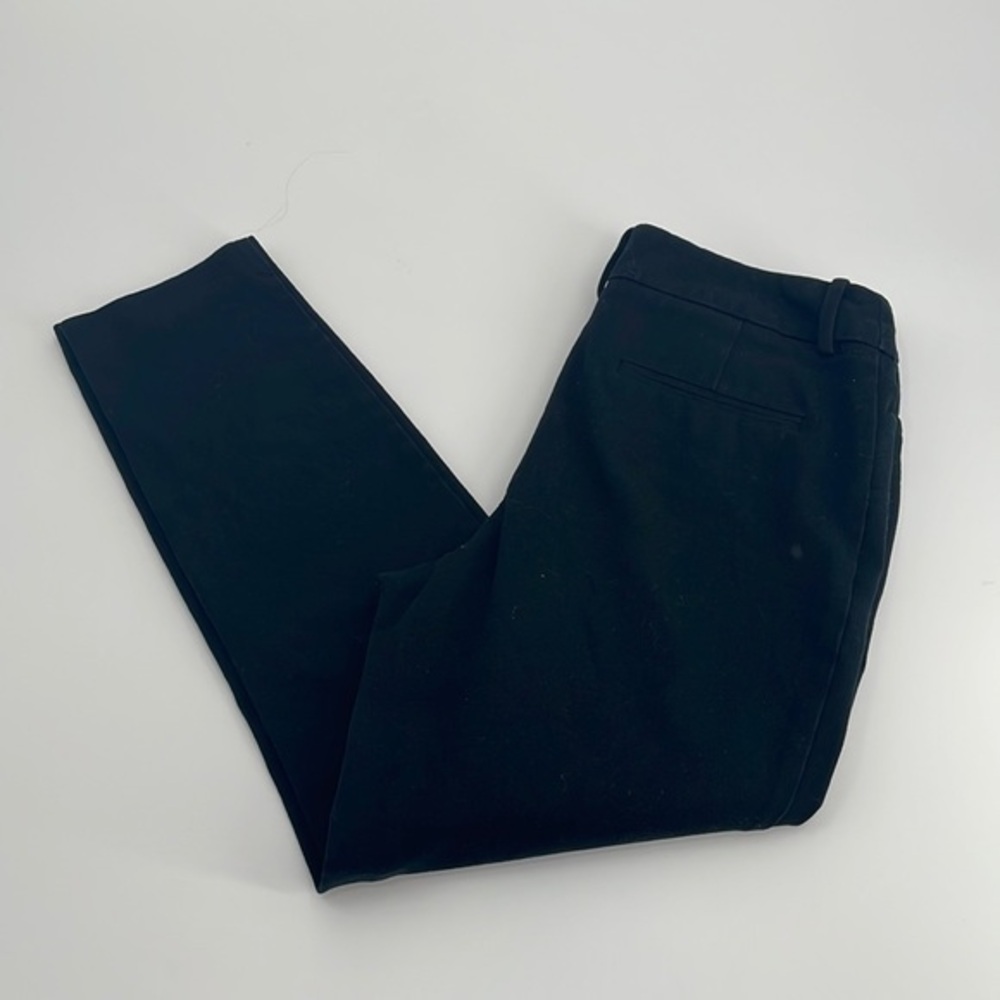 UEC A New Day flat front black Midrise cropped pants size 4